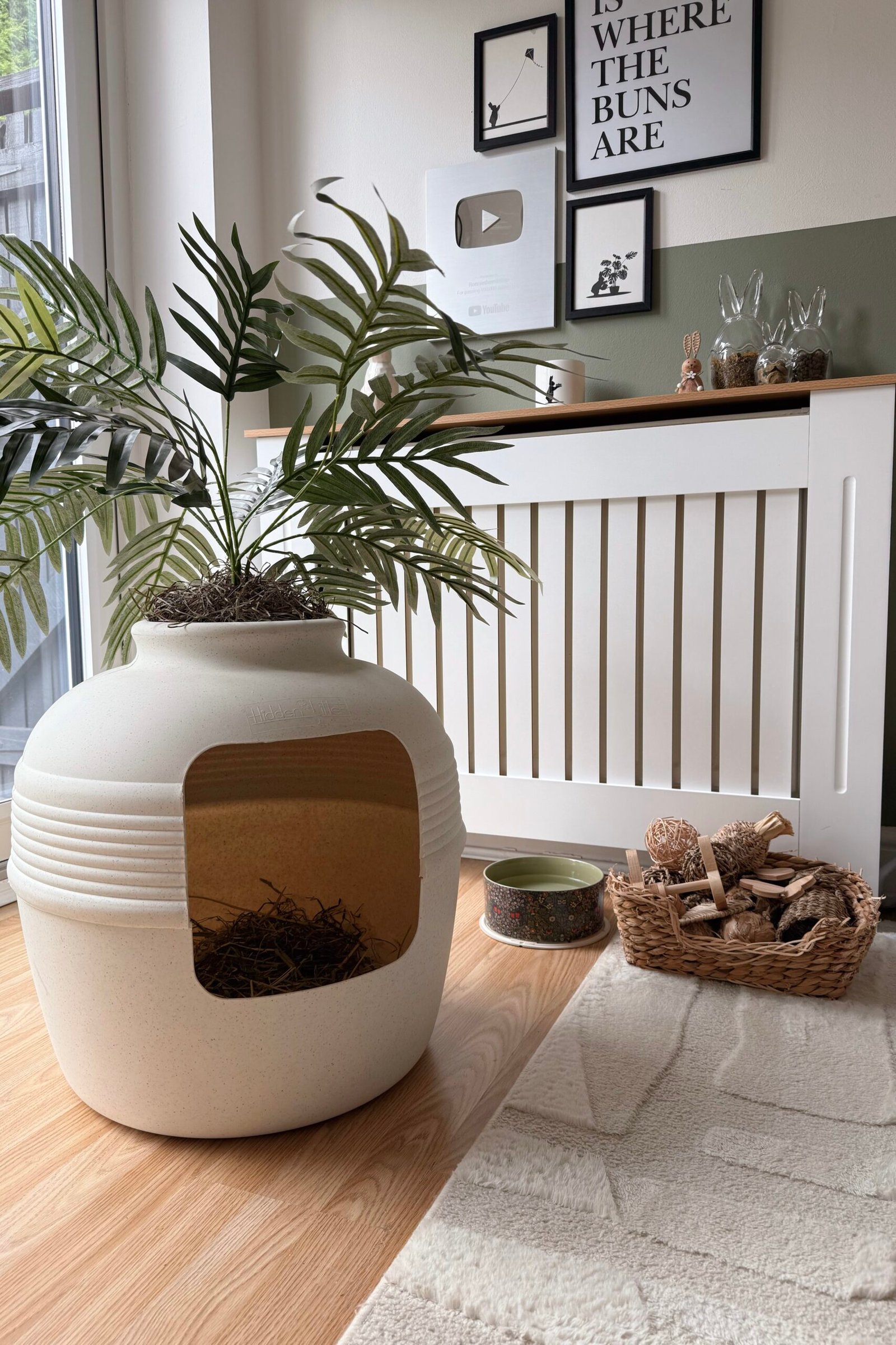 Plant rabbit and cat litter box